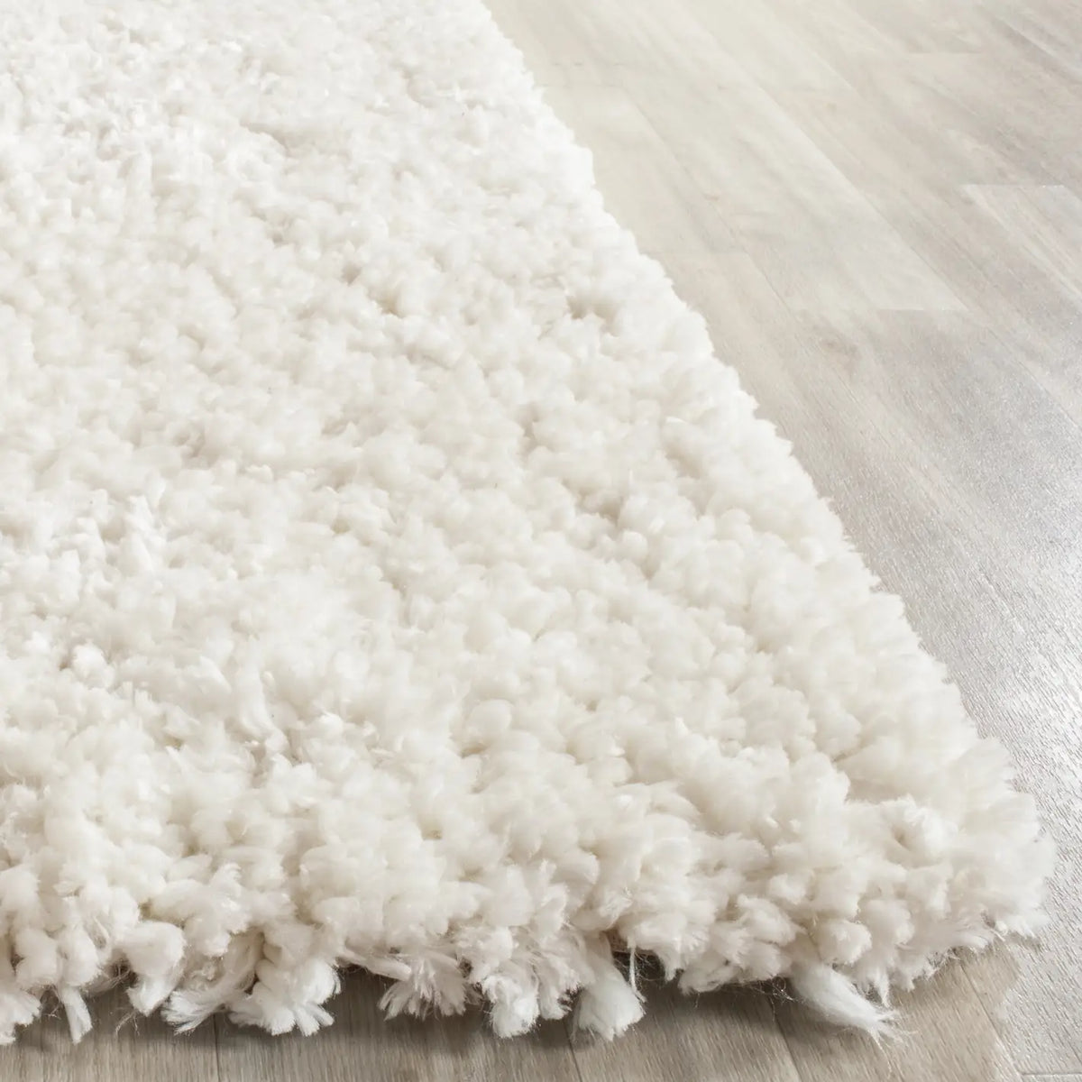 Safavieh Shag 5'-0" x 8'-0" Rug in Ivory
