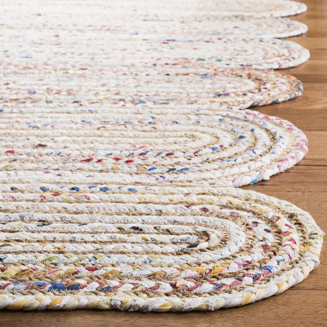 Safavieh Cape Cod 4'-0" x 6'-0" Rug in Ivory / Multi