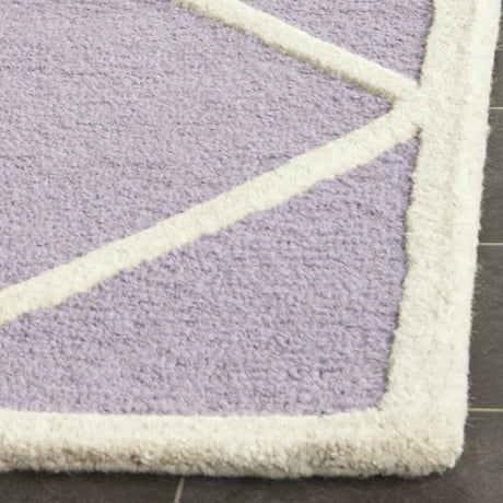 Safavieh Cambridge 2'-6" x 8'-0" Rug in Lavander / Ivory