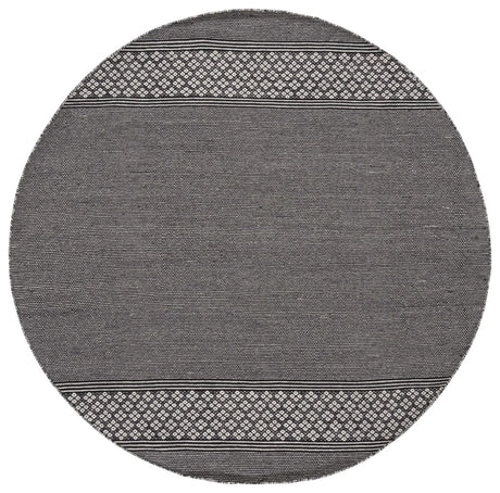 Safavieh Montauk 6'-0" x 6'-0" Rug in Black / Ivory