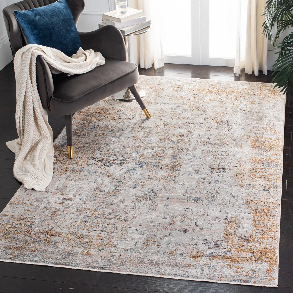 Safavieh Limitee 700 4'-0" x 6'-0" Rug in Beige / Beige