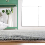 Safavieh Lasa 4'-0" x 6'-0" Rug in Green