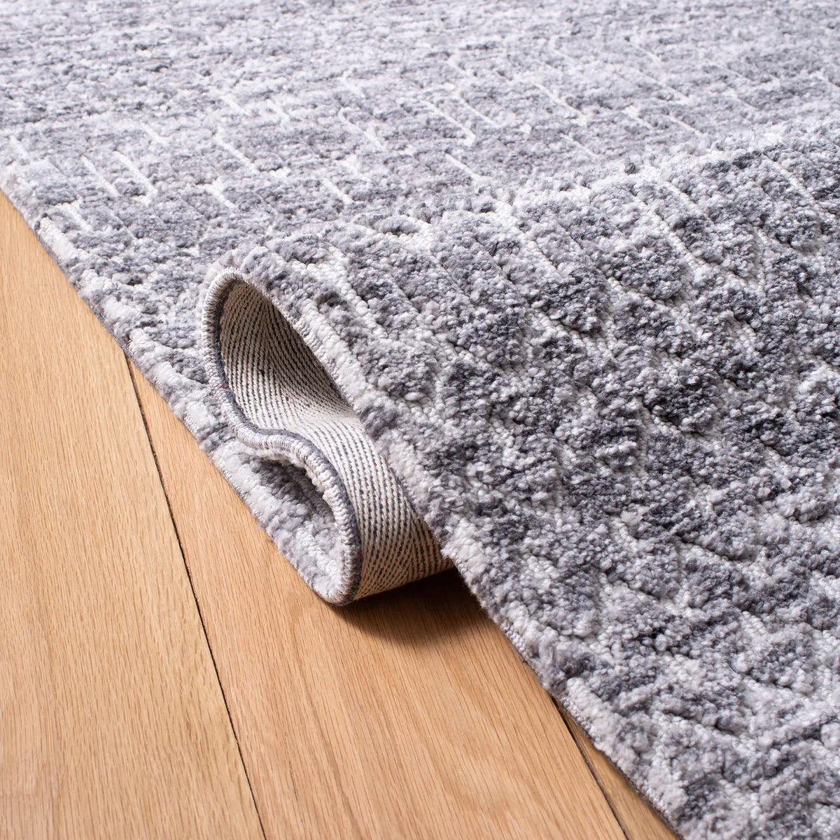 Safavieh Roslyn 4'-0" x 6'-0" Rug in Grey