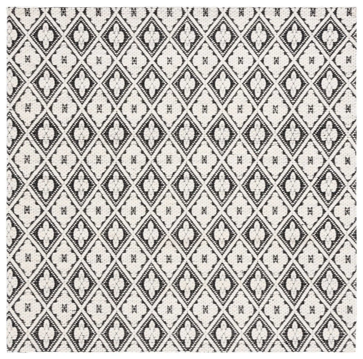 Safavieh Marbella 6'-0" x 6'-0" Rug in Black / Ivory