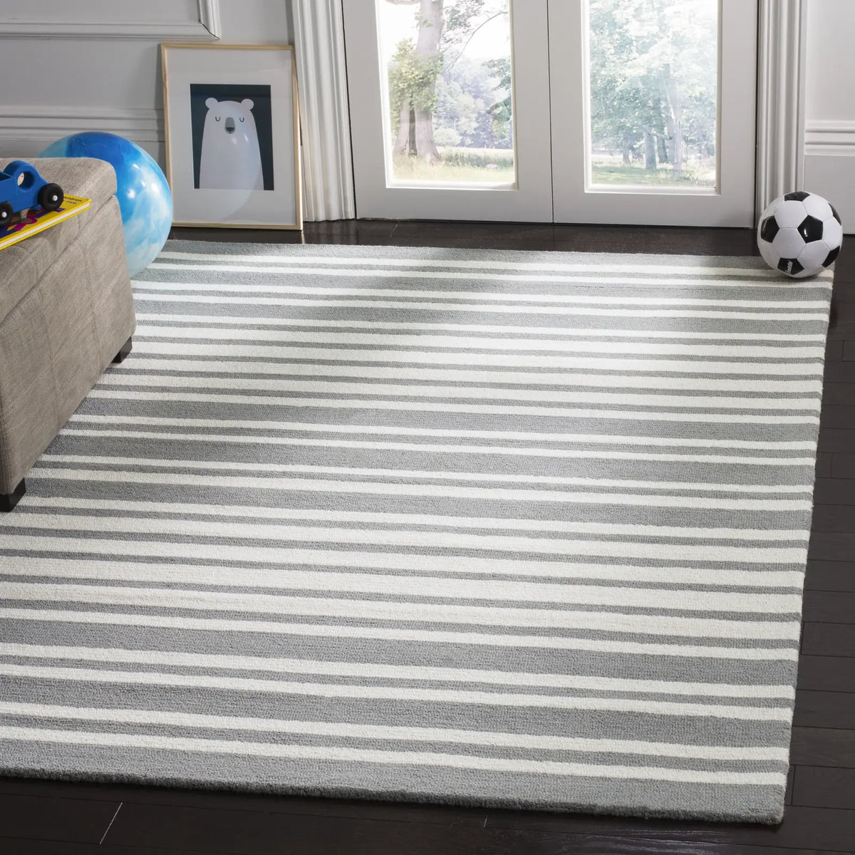 Safavieh Safavieh Kids 5'-0" x 7'-0" Rug in Grey / Multi