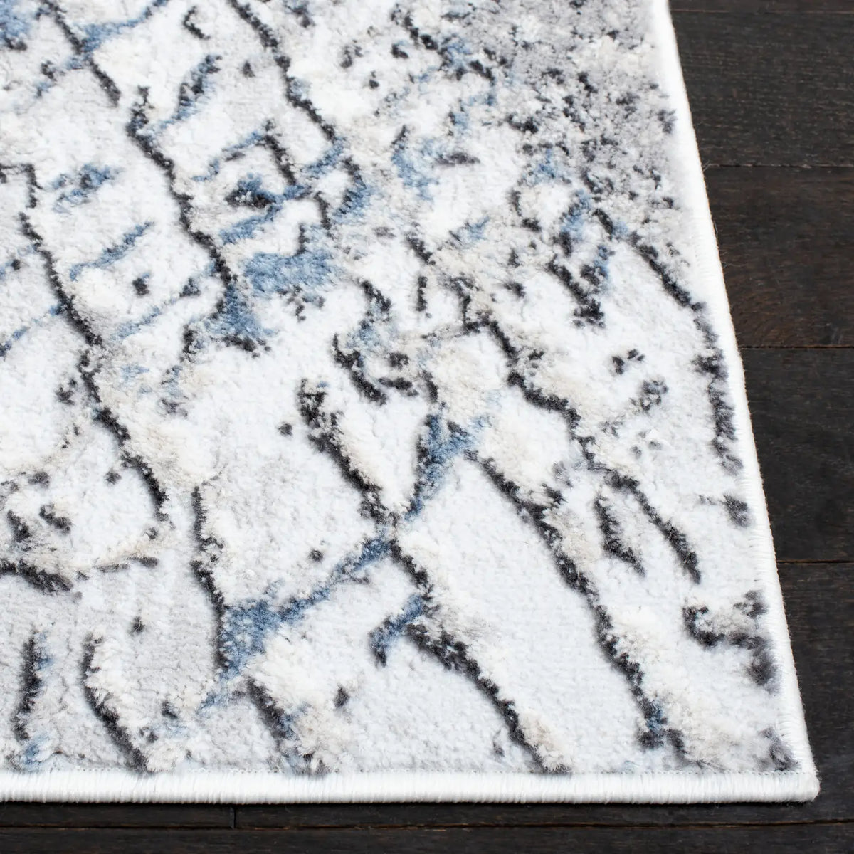 Safavieh Amelia 700 4'-0" x 6'-0" Rug in Ivory / Grey