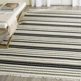 Safavieh Kilim 5'-0" x 8'-0" Rug in Ivory / Black