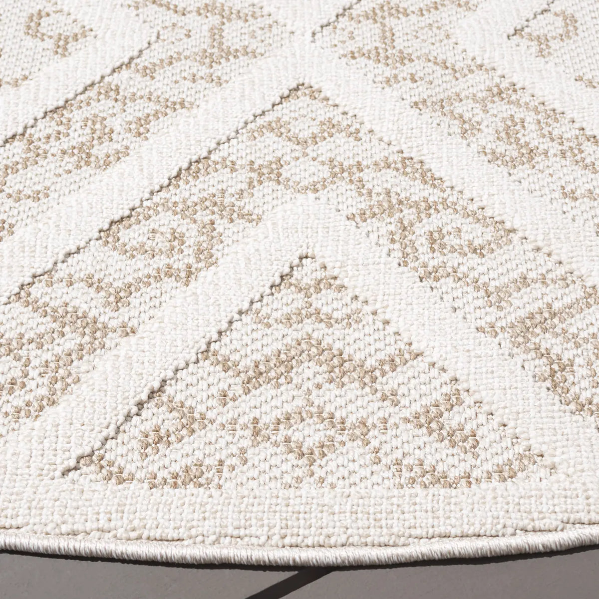 Safavieh Martha Stewart Global 6'-7" x 6'-7" Rug in Light Beige / Brown