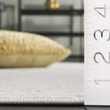 Safavieh Saylor 100 4'-0" x 6'-0" Rug in Ivory