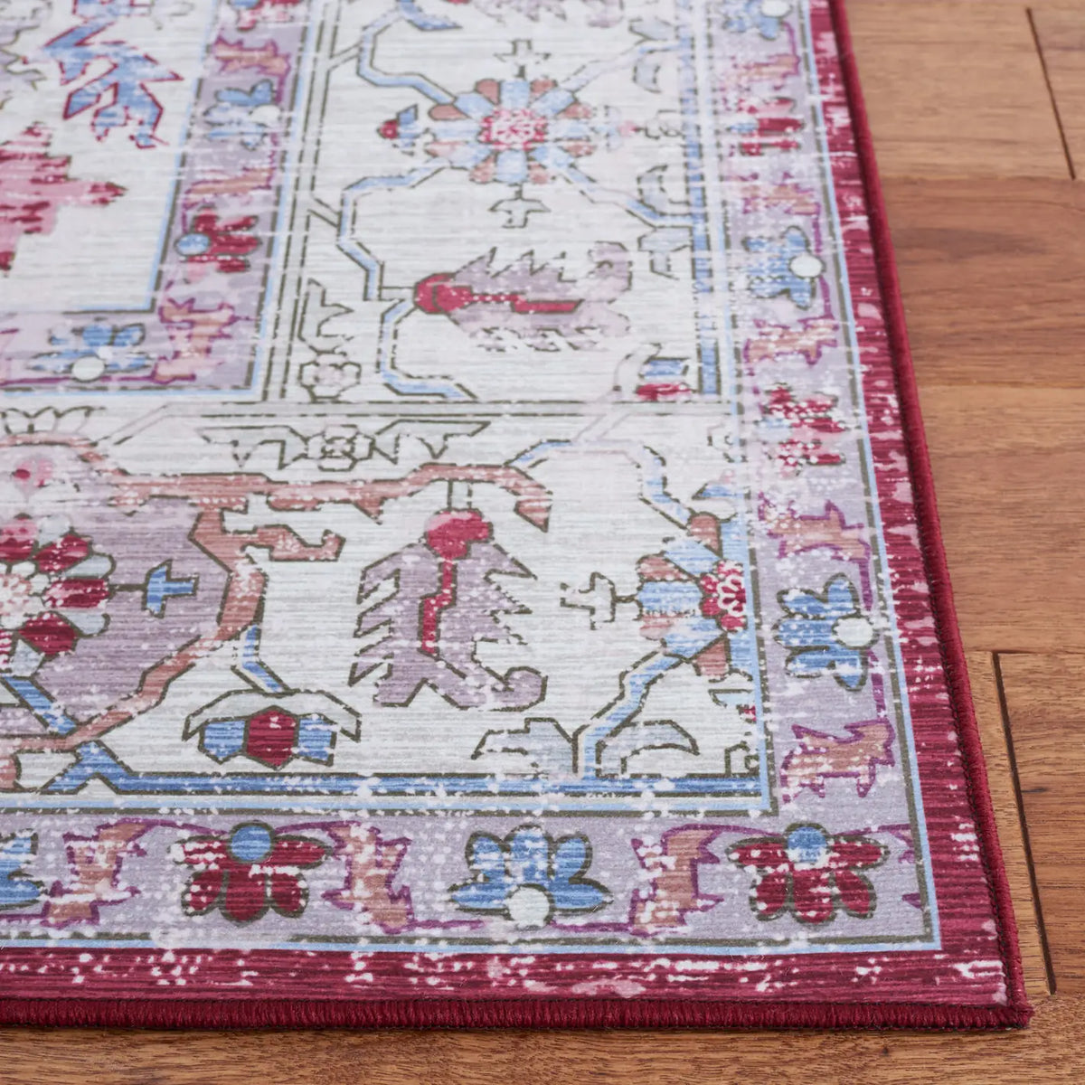 Safavieh Tucson 4'-0" x 6'-0" Rug in Burgundy / Beige