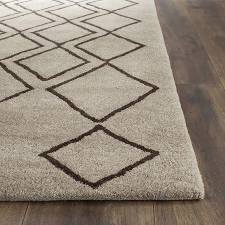 Safavieh Soho 3'-6" x 5'-6" Rug in Light Grey / Dark Grey