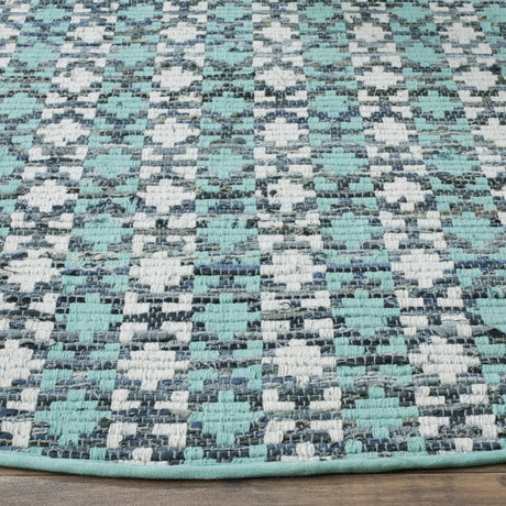 Safavieh Montauk 6'-0" x 6'-0" Rug in Turquoise / Multi