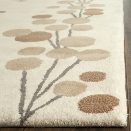 Safavieh Soho 2'-6" x 8'-0" Rug in Beige / Grey