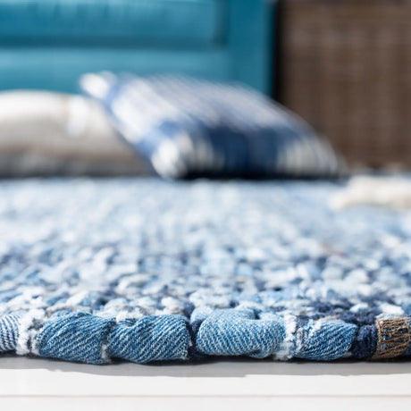 Safavieh Montauk 5'-0" x 8'-0" Rug in Blue