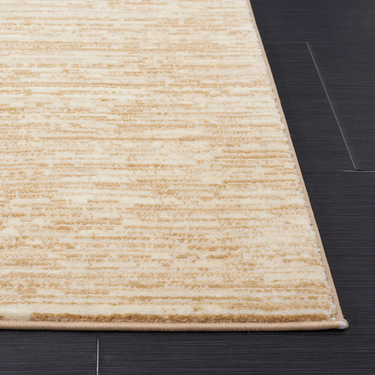Safavieh Vision 4'-0" x 6'-0" Rug in Beige