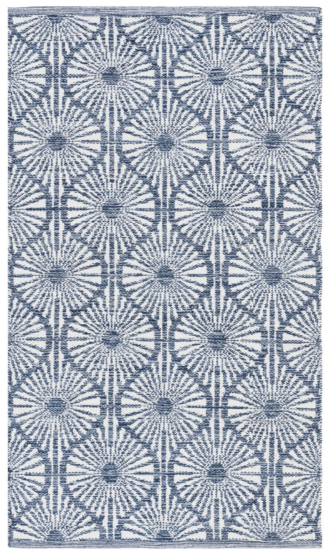 Safavieh Montauk 3'-0" x 5'-0" Rug in Navy / Ivory