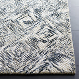 Safavieh Soho 4'-0" x 6'-0" Rug in Ivory / Green