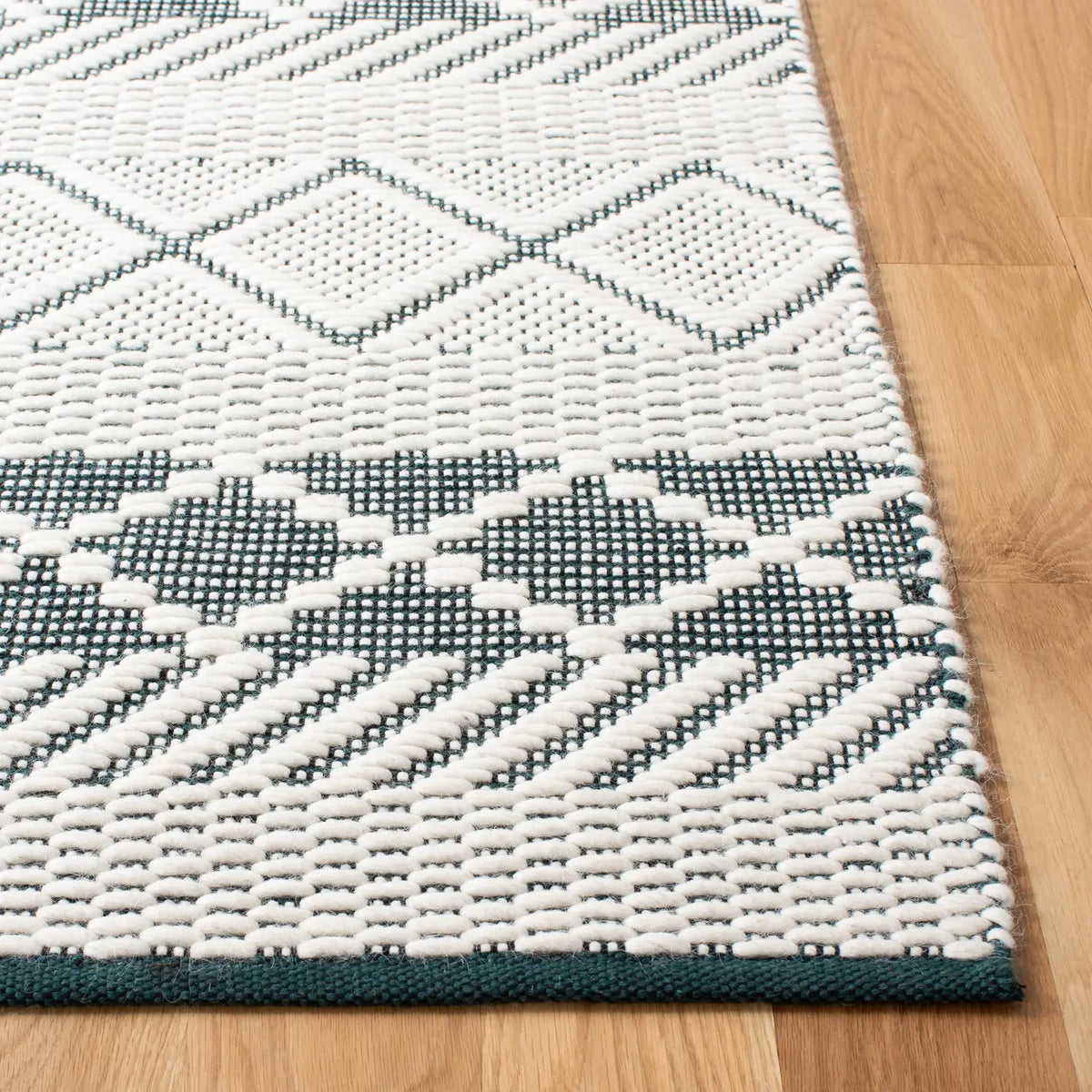 Safavieh Natura 4'-0" x 6'-0" Rug in Ivory / Green