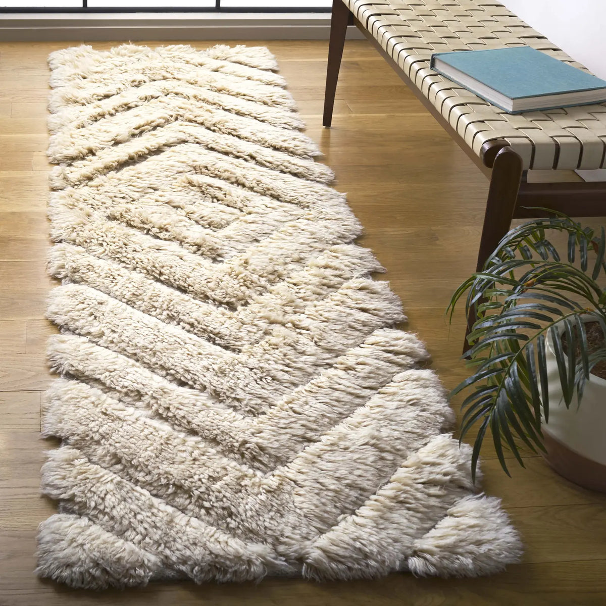 Safavieh Casablanca 2'-3" x 8'-0" Rug in Beige