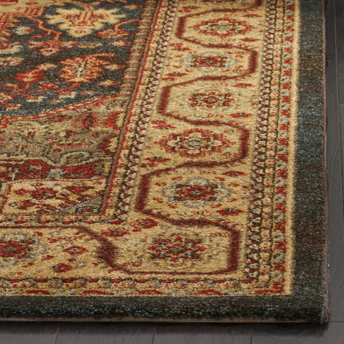 Safavieh Mahal 5'-1" x 7'-7" Rug in Navy / Natural