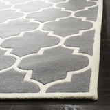 Safavieh Chatham 5'-0" x 8'-0" Rug in Dark Grey / Ivory
