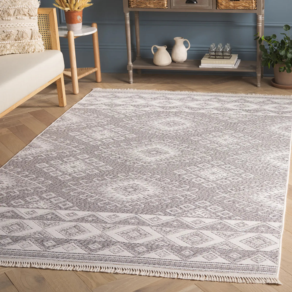 Safavieh Prairie 300 4'-0" x 6'-0" Rug in Taupe / Ivory