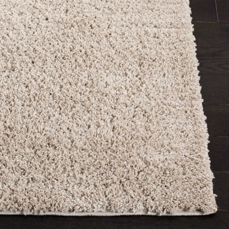 Safavieh August Shag 500 4'-0" x 6'-0" Rug in Beige