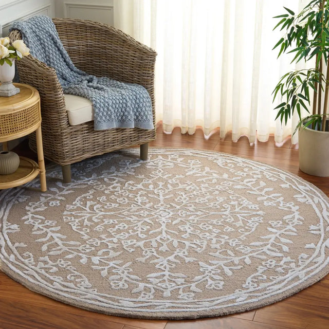 Safavieh Glamour 6'-0" x 6'-0" Rug in Beige / Ivory