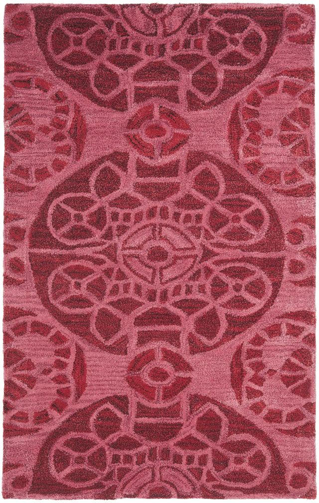 Safavieh Wyndham 2'-0" x 3'-0" Rug in Red