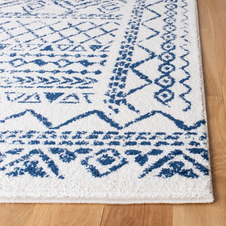 Safavieh Tulum 4'-0" x 6'-0" Rug in Ivory / Navy