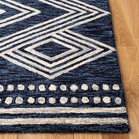 Safavieh Micro-Loop 5'-0" x 8'-0" Rug in Navy / Ivory
