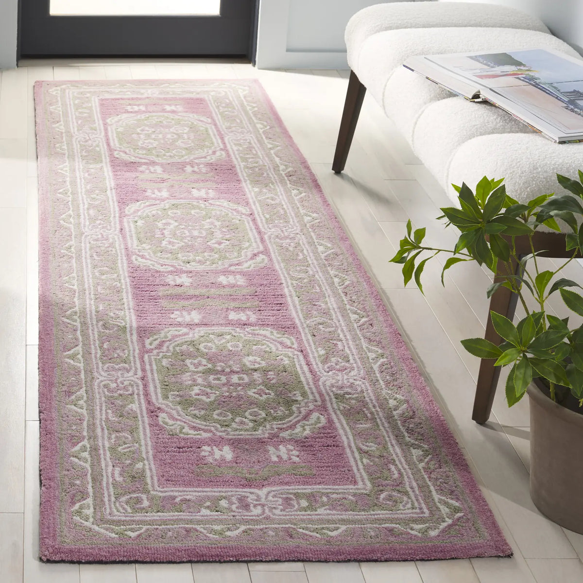 Safavieh Savonnerie 2'-3" x 8'-0" Rug in Olive / Pink
