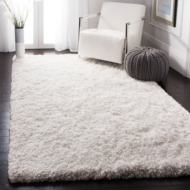 Safavieh Atlantic Shag 4'-0" x 6'-0" Rug in Ivory