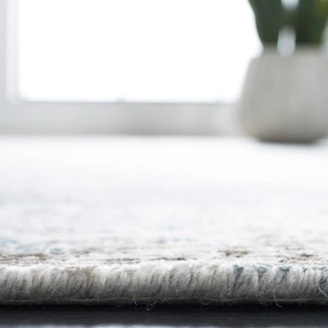 Safavieh Tiffany 6'-0" x 9'-0" Rug in Silver / Blue