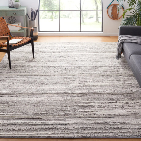Safavieh Casablanca 6'-0" x 9'-0" Rug in Grey / Ivory