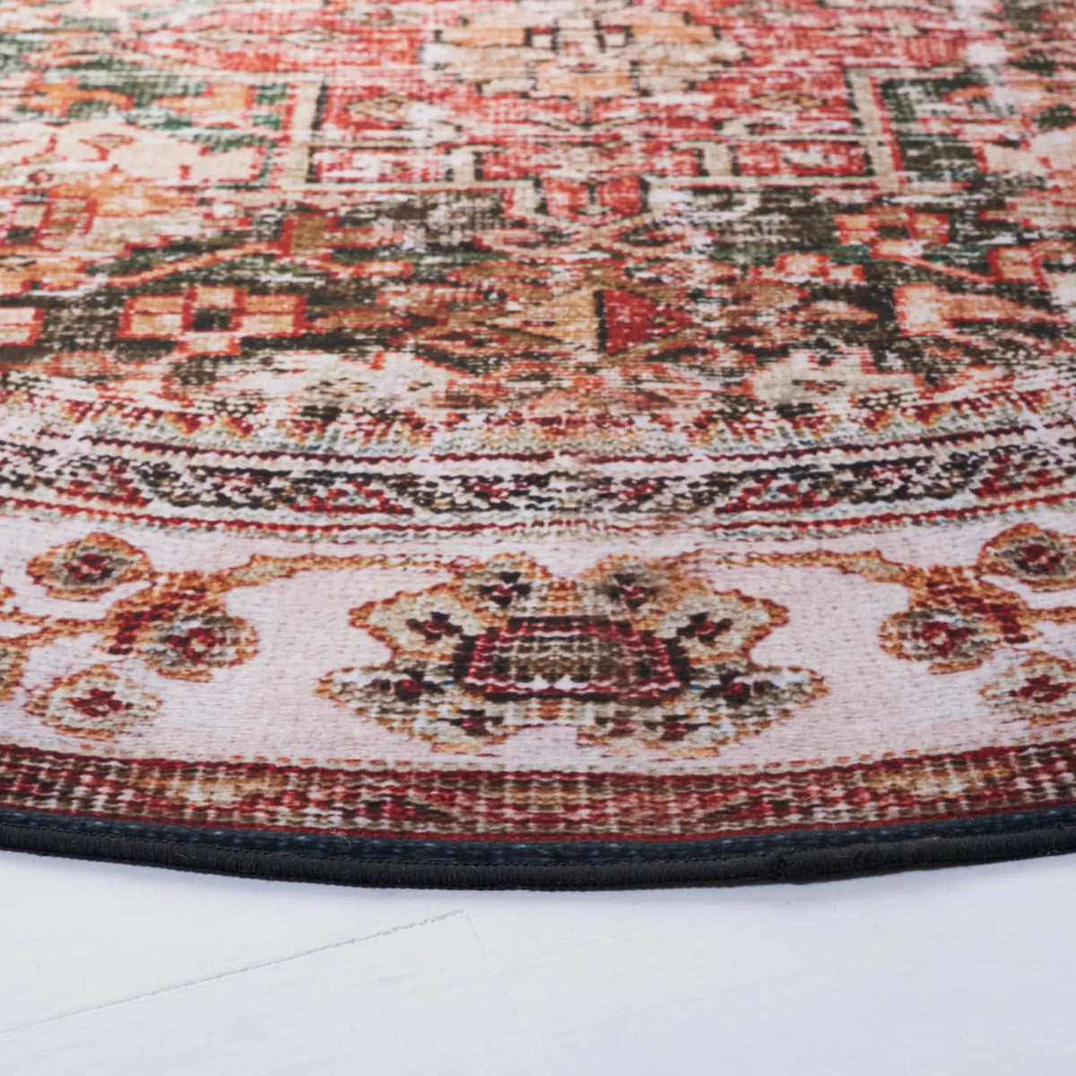 Safavieh Tucson 6'-0" x 6'-0" Rug in Ivory / Green