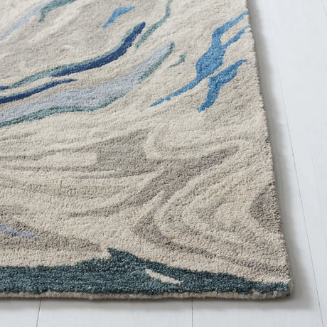Safavieh Soho 4'-0" x 6'-0" Rug in Blue / Beige