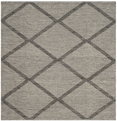 Safavieh Montauk 6'-0" x 6'-0" Rug in Black