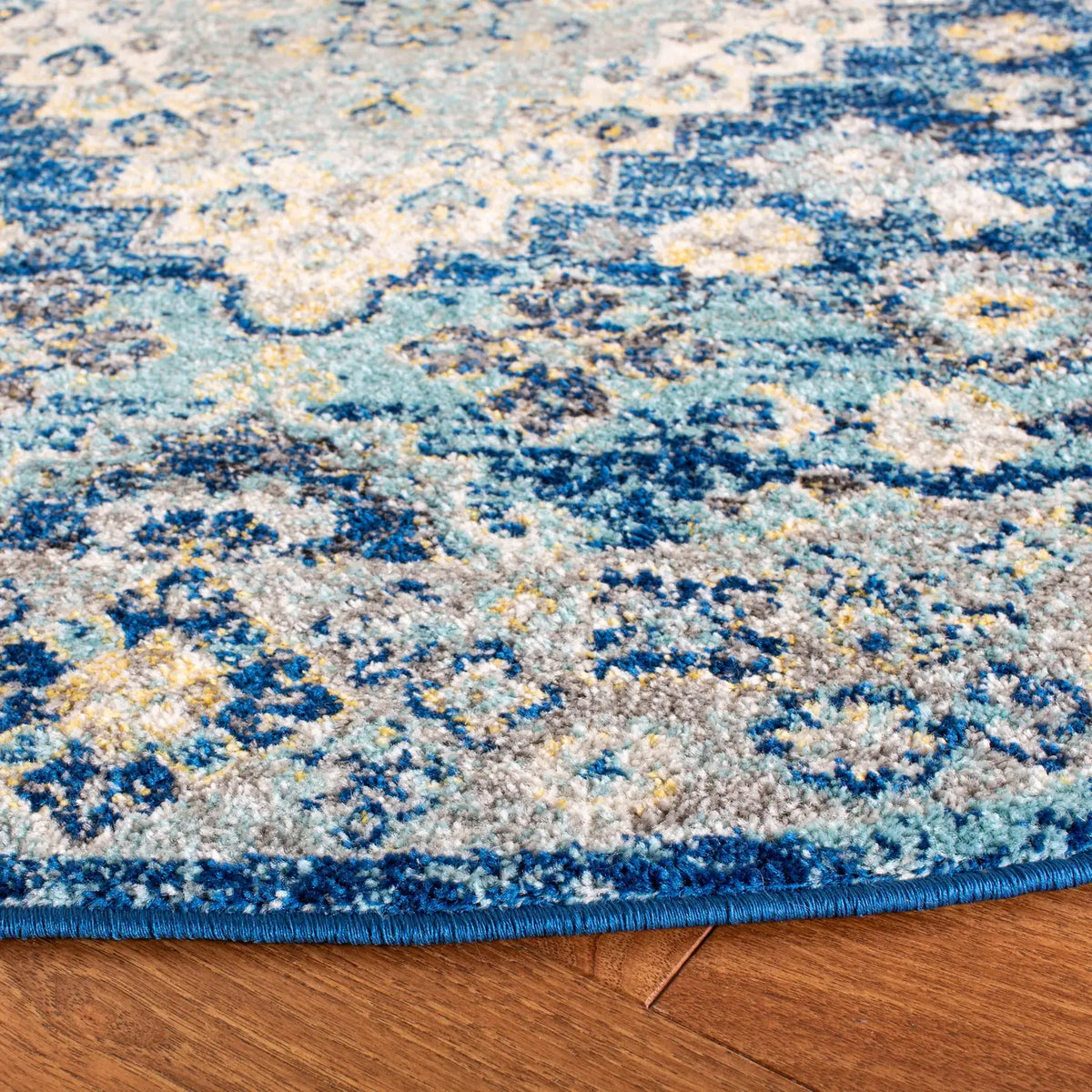 Safavieh Madison 6'-7" x 6'-7" Rug in Navy / Creme