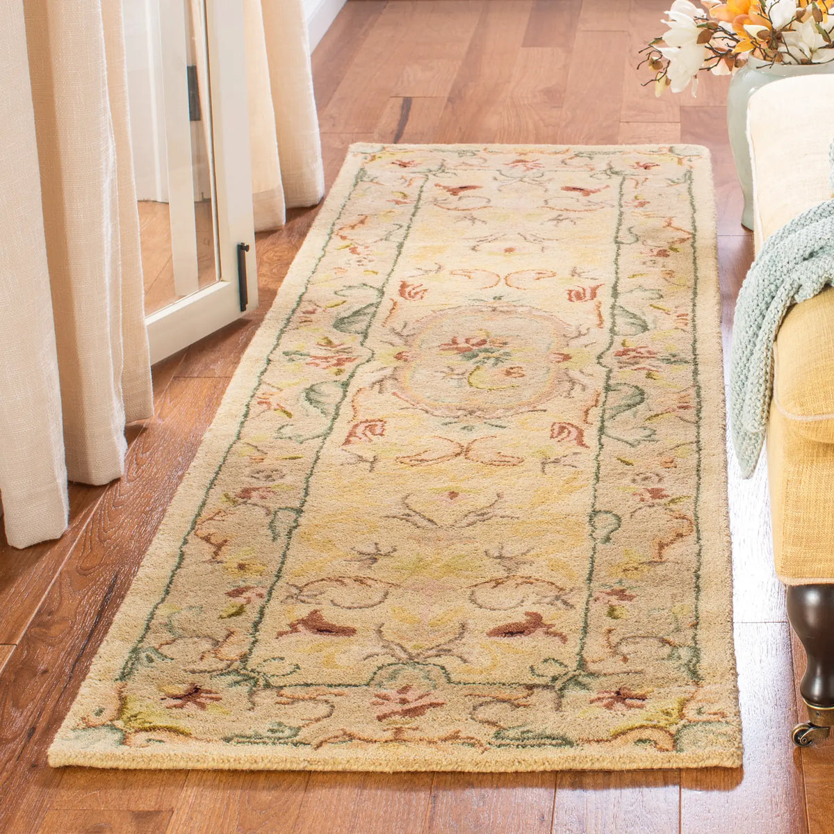 Safavieh Bergama 2'-3" x 8'-0" Rug in Light Gold / Beige