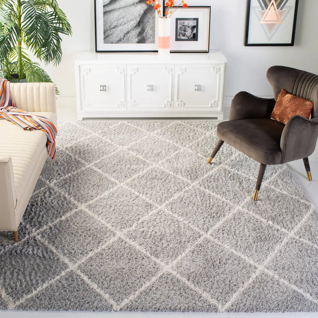 Safavieh Parma Shag 10'-0" x 14'-0" Rug in Grey / Cream