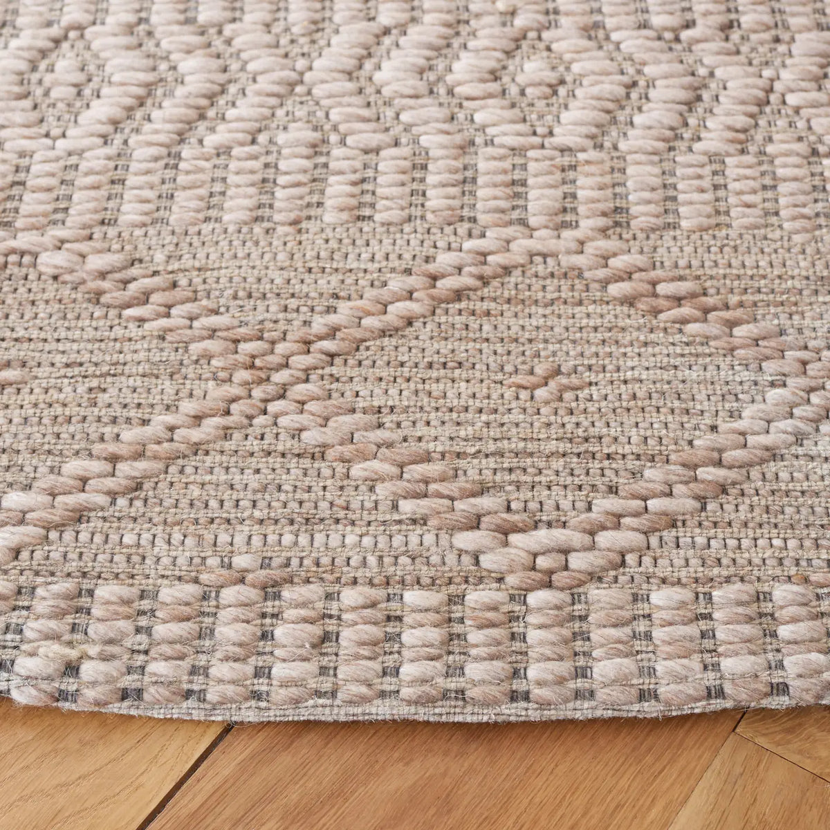 Safavieh Marbella 6'-0" x 6'-0" Rug in Natural / Beige