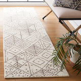 Safavieh Casablanca 2'-3" x 9'-0" Rug in Ivory / Brown