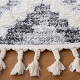 Safavieh Moroccan Tassel Shag 6'-7" x 6'-7" Rug in Ivory / Grey