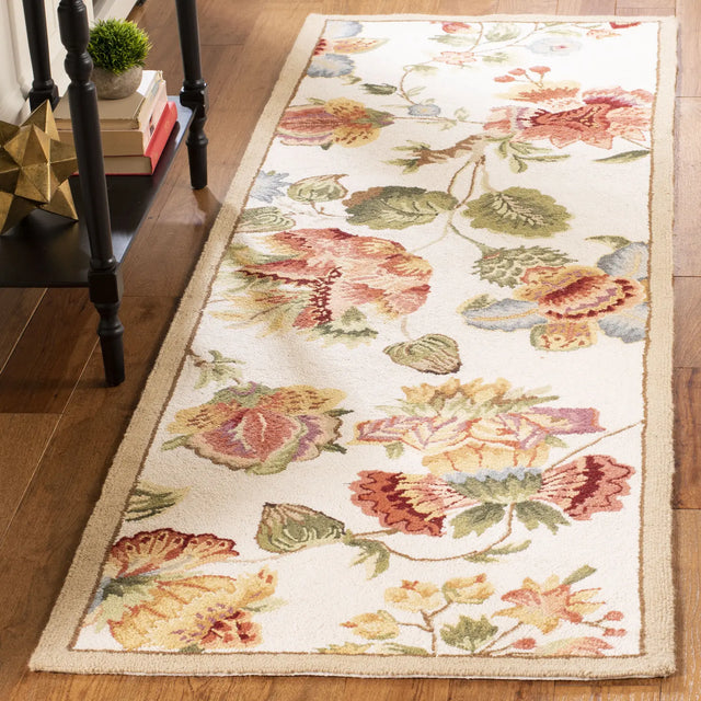 Safavieh Chelsea 2'-6" x 8'-0" Rug in Ivory