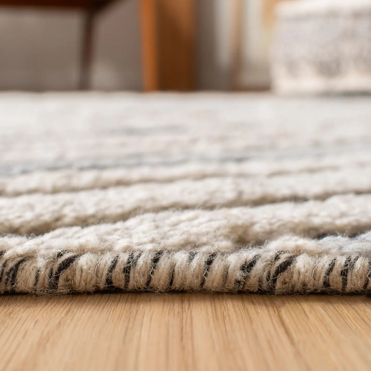 Safavieh Casablanca 5'-0" x 8'-0" Rug in Grey / Ivory