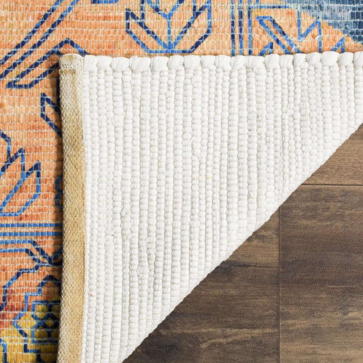 Safavieh Saffron 4'-0" x 6'-0" Rug in Multi