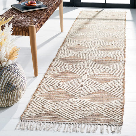 Safavieh Kilim 2'-3" x 11'-0" Rug in Natural