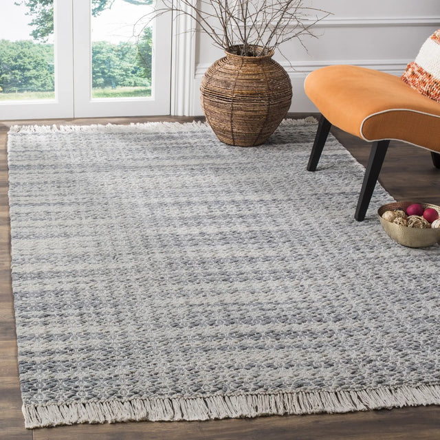 Safavieh Boston 4'-0" x 6'-0" Rug in Grey / Ivory