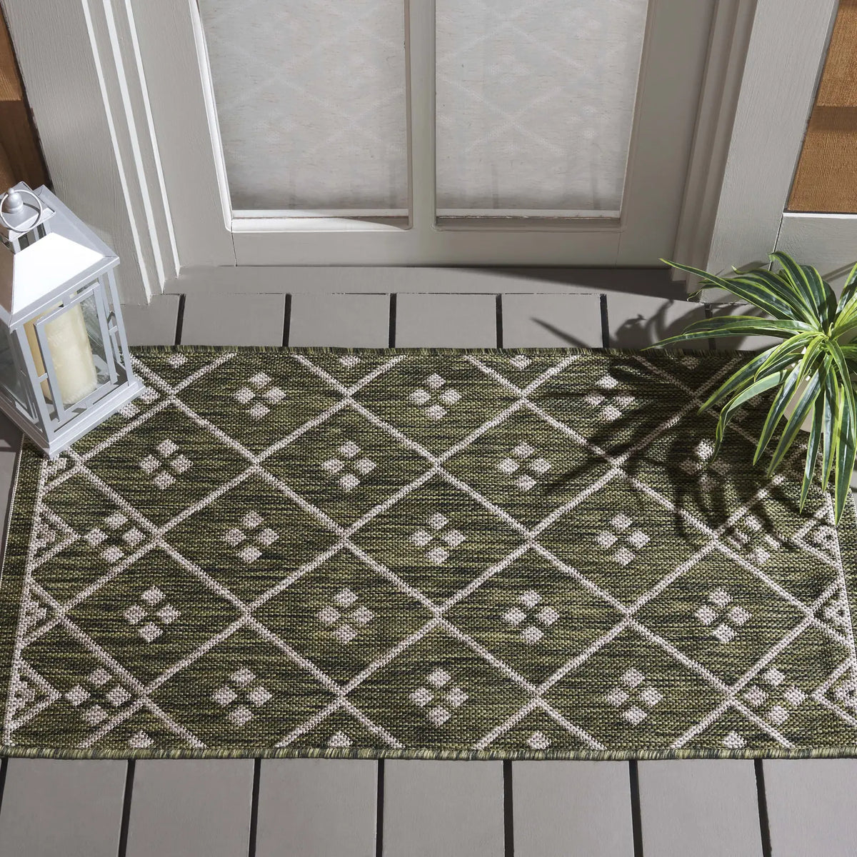 Safavieh Courtyard 2'-0" x 3'-7" Rug in Green / Grey